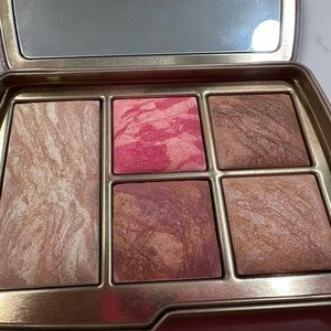 Like new - LIMITED EDITION Hourglass Ambient Lighting edit in universe